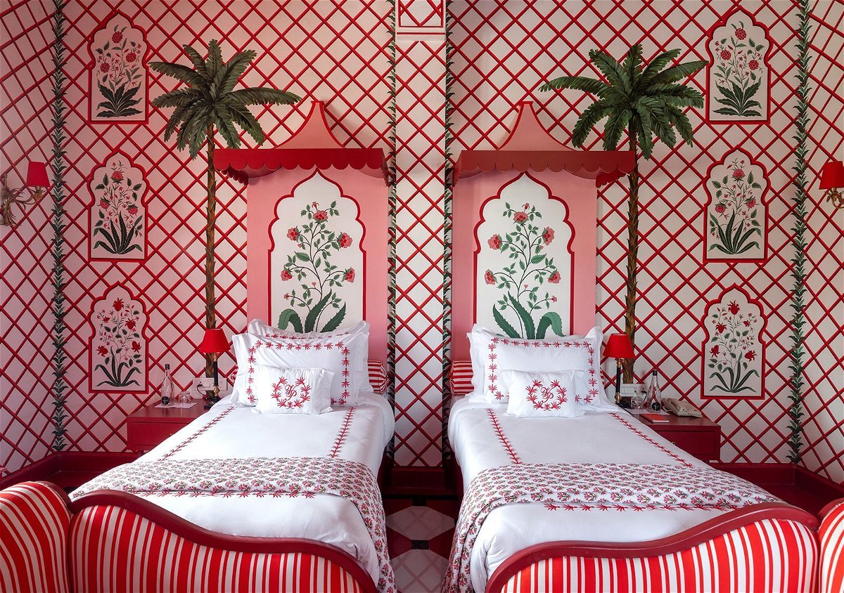 <i>Atul Pratap Chauhan</i><br/>Colors do more than pop in this Villa Palladio bedroom.