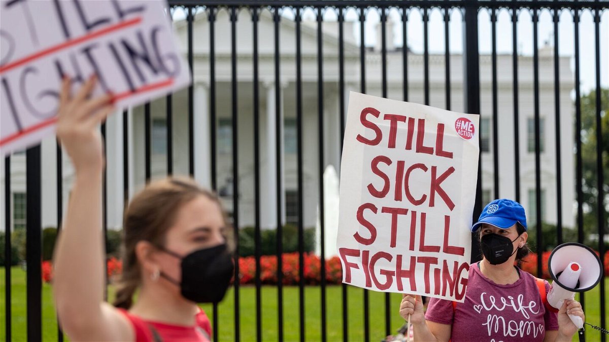<i>Nathan Posner/Anadolu Agency/Getty Images</i><br/>Protestors march outside the White House on September 19