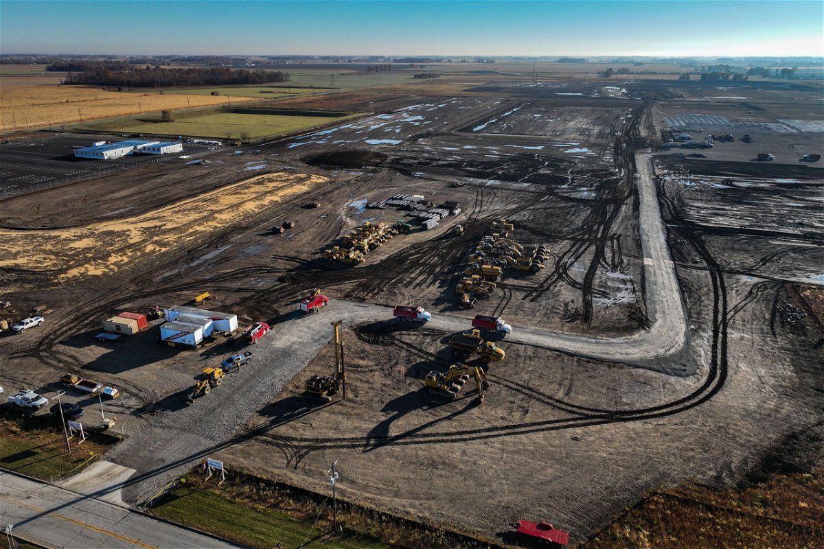 <i>Kent Nishimura/Los Angeles Times/Getty Images</i><br/>An aerial view of the Stellantis and Samsung Battery Plant construction site in Kokomo