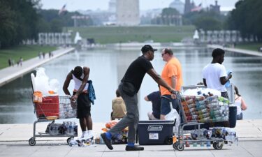 Vendors sell cold drinks near the Lincoln Memorial in Washington