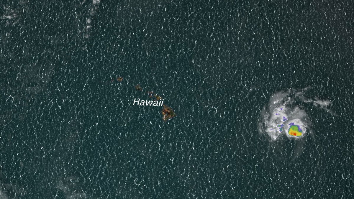 <i>CNN Weather</i><br/>A satellite image shows Tropical Storm Calvin as it marches toward Hawaii late Monday.