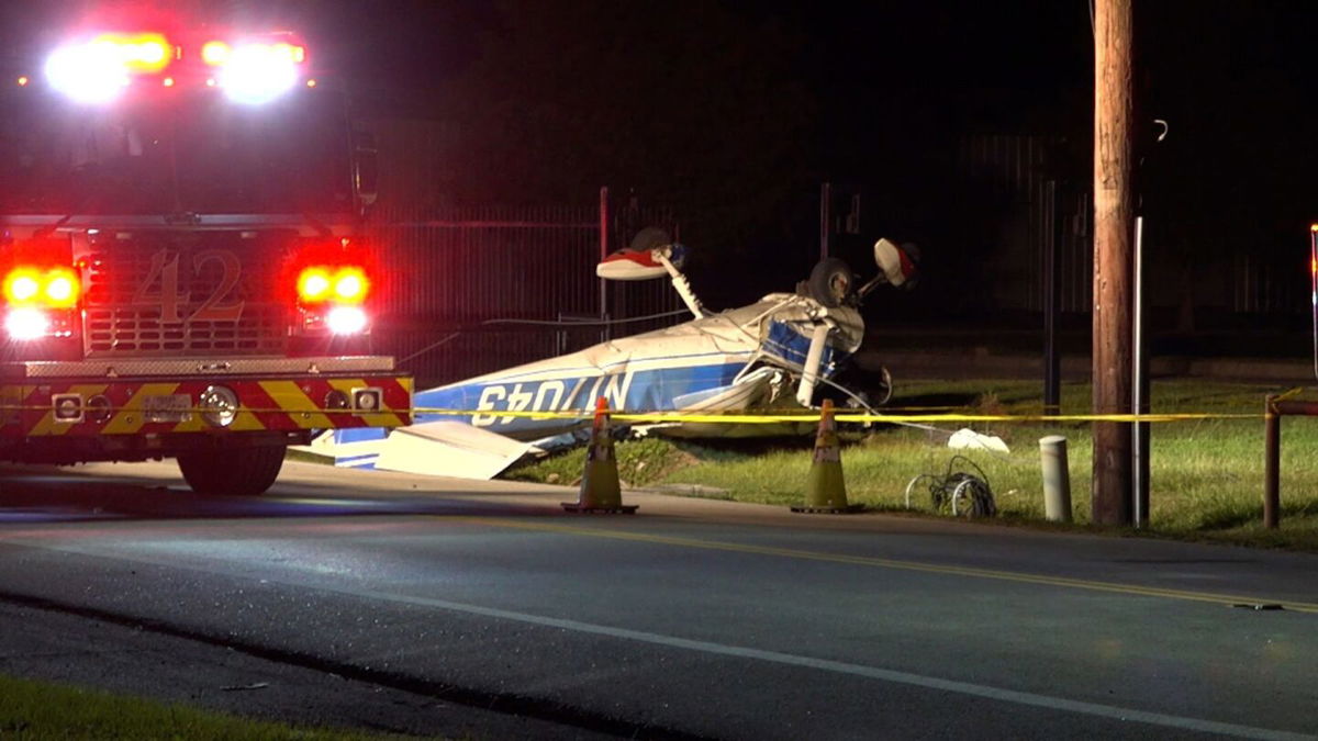 Plane Crashes Into Power Line In Houston Leaving 1 Dead Ktvz 5956