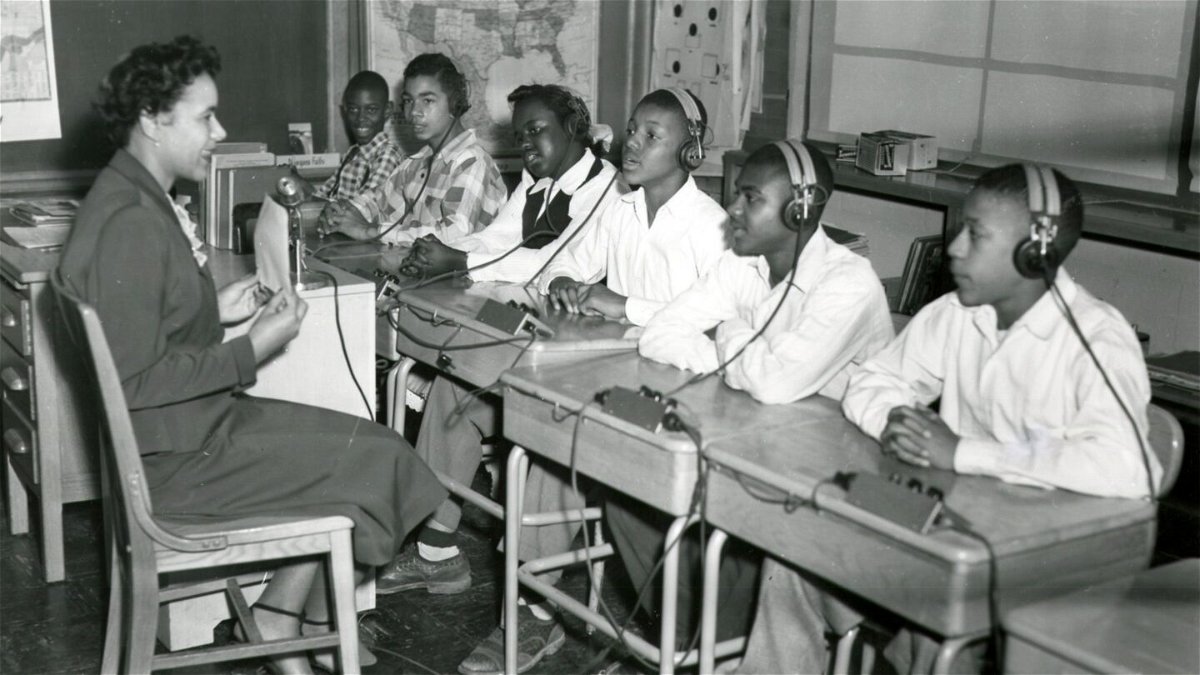 <i>Courtesy Gallaudet University</i><br/>Students at Kendall School Division II for Negroes
