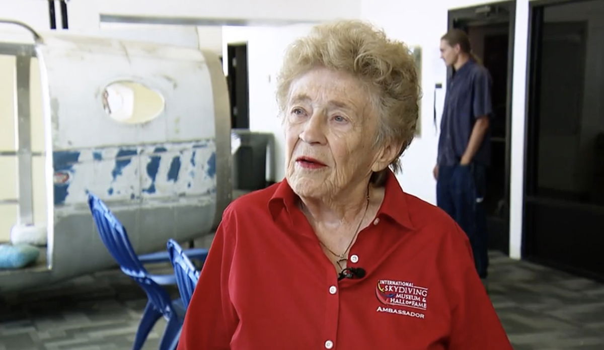 <i>KCNC</i><br/>Kim Knor has been skydiving most of her life. Her first jump was in 1959 when she was 20 years old. Knor says she was in Chicago when she first overheard a group of Army reservists talk about a skydiving club.