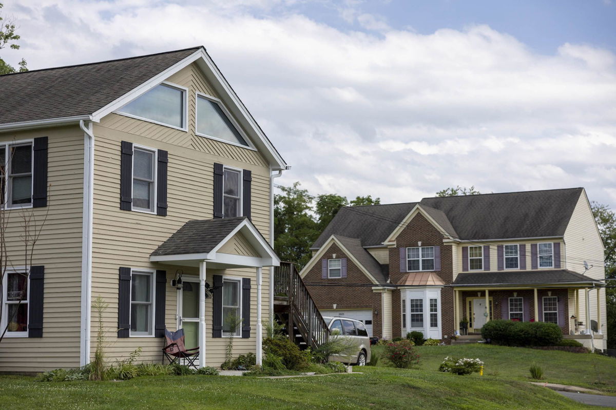 <i>Amanda Andrade-Rhoades/The Washington Post/Getty Images</i><br/>Single-family homes with ample yards are seen in Dumfries
