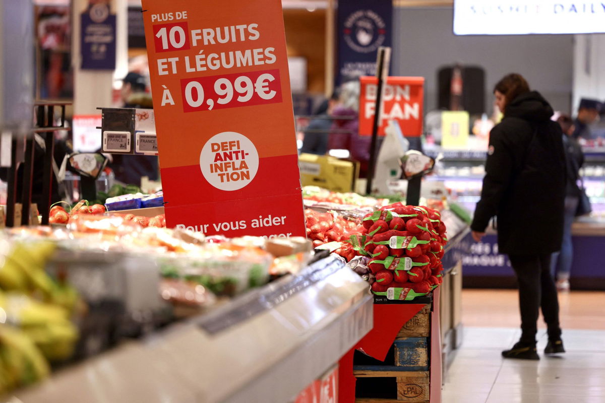 <i>Thomas Samson/AFP/Getty Images</i><br/>A Carrefour hypermarket in Villeneuve-la-Garenne
