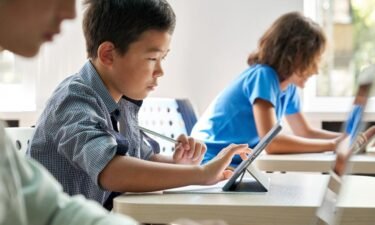 How AI can work in tandem with live tutoring
