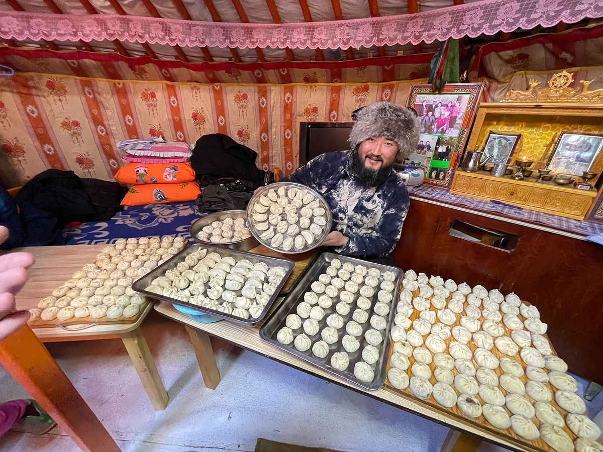 <i>Javkhlantugs Ragchaasuren (Javkha Ara)</i><br/>These popular deep-fried dumplings are filled with meat.