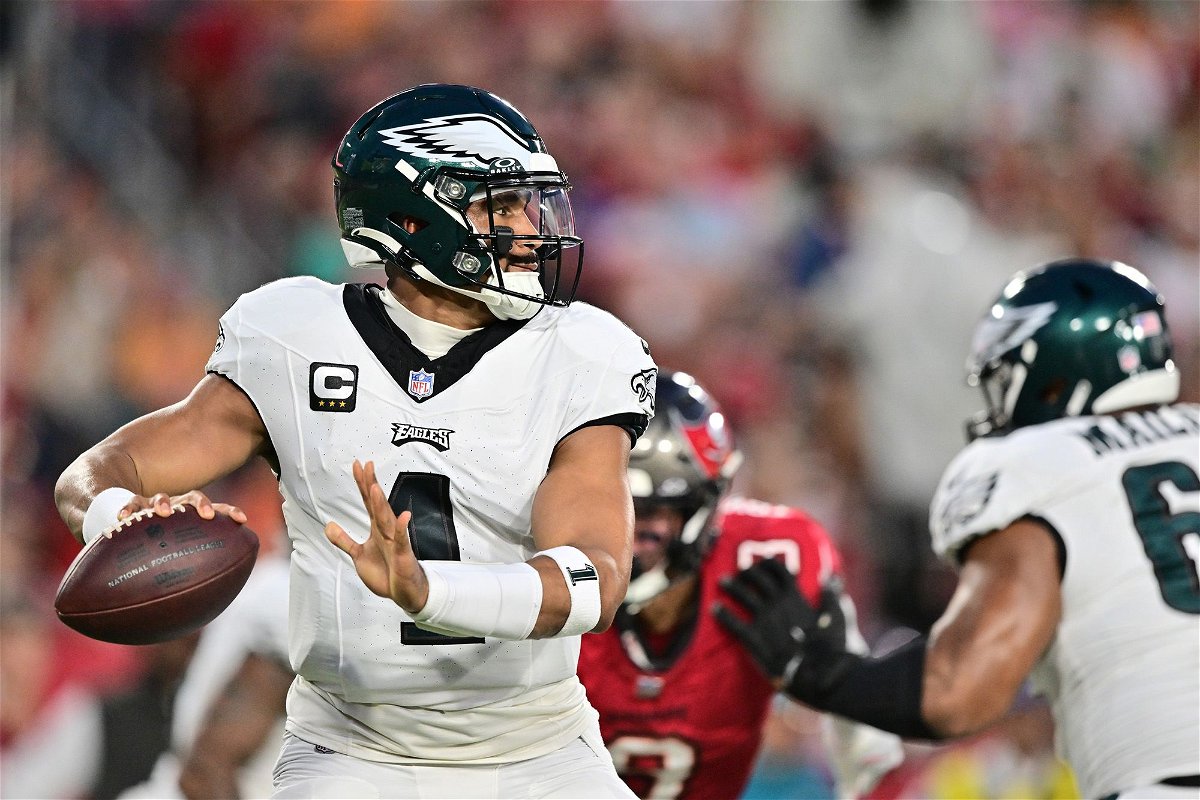 Monday Night Football: Philadelphia Eagles remain undefeated as they beat  the Tampa Bay Buccaneers - KTVZ