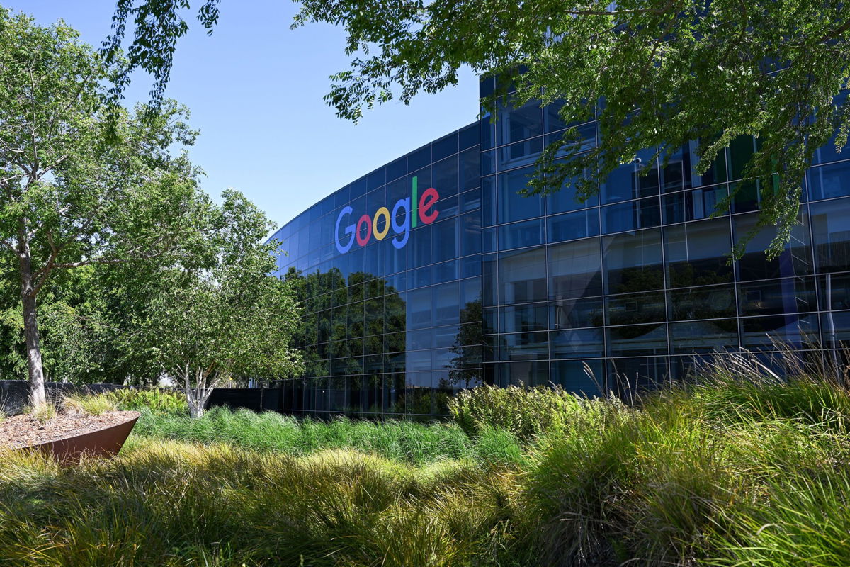 <i>Tayfun Coskun/Anadolu Agency/Getty Images</i><br/>Google Headquarters is seen in Mountain View