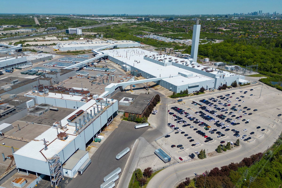 <i>Carlos Osorio/Reuters</i><br/>An aerial view shows Ford's Oakville Assembly Plant in Oakville