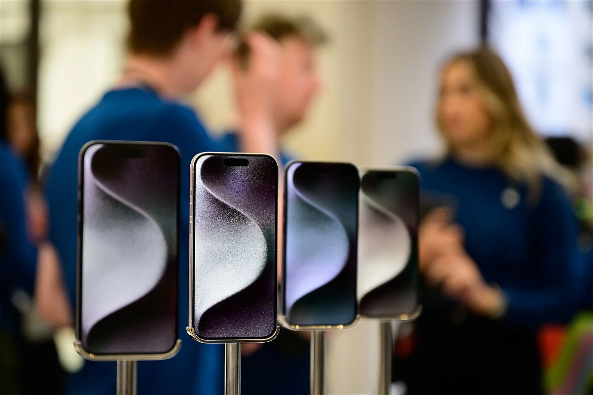 <i>Leon Neal/Getty Images</i><br/>iPhone 15 handsets go on sale at the Apple Store on September 22 in London