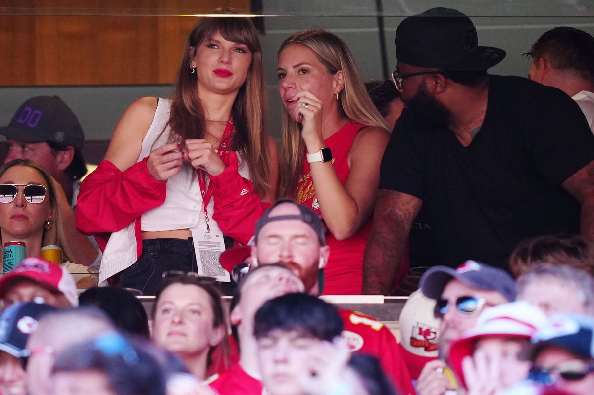 Taylor Swift in Travis Kelce's Suite at Chiefs-Bears Game – Billboard