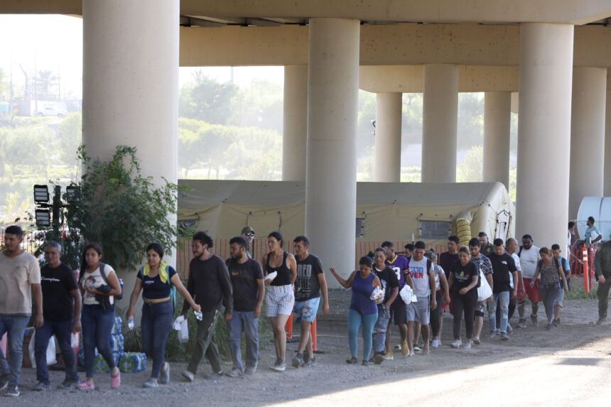 More Military Personnel Head To The US-Mexico Border As Officials ...