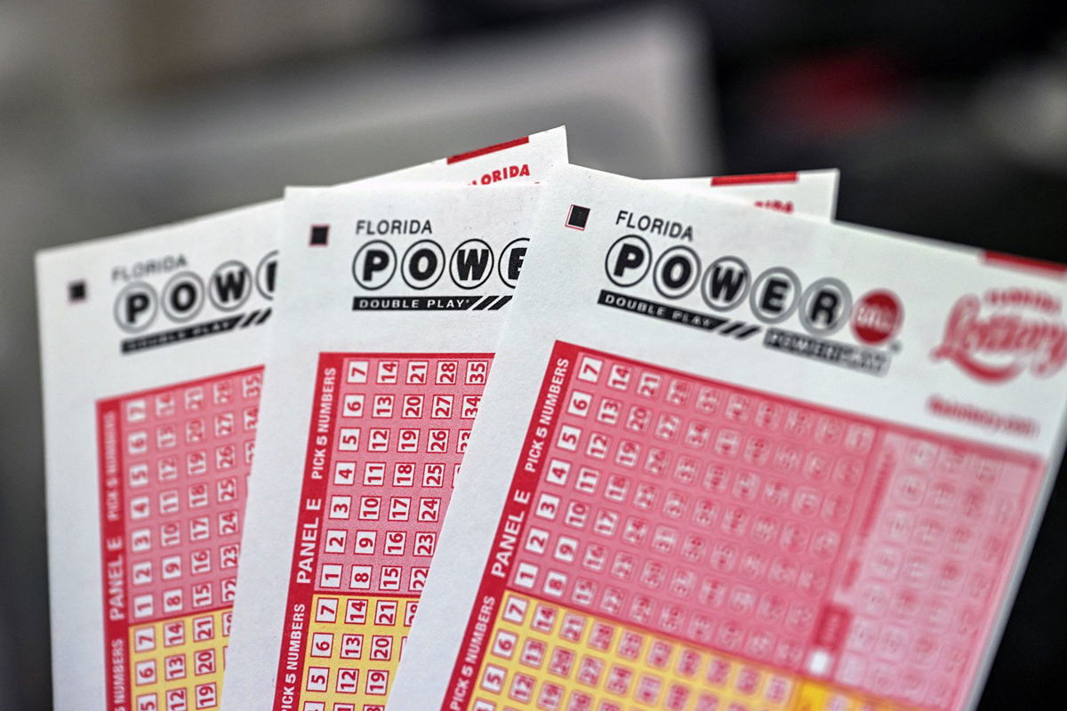 <i>Giorgio Vera/AFP/Getty Images</i><br/>The fourth largest prize in Powerball history is up for grabs in Monday night's drawing -- a whopping $785 million.