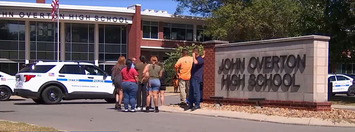 <i></i><br/>The way a lockdown at John Overton High School was handled on Monday afternoon has parents outraged.
