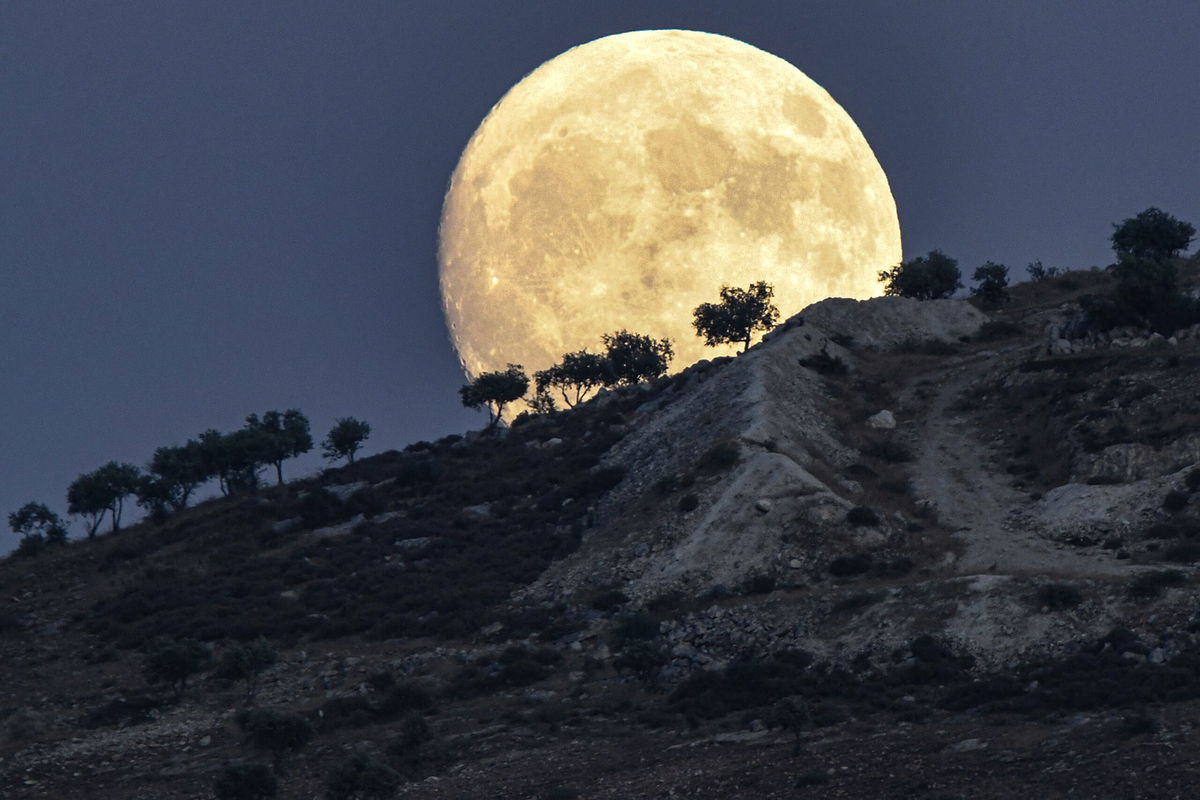 <i>RAMI AL SAYED/AFP via Getty Images</i><br/>A full moon will shine on October 28