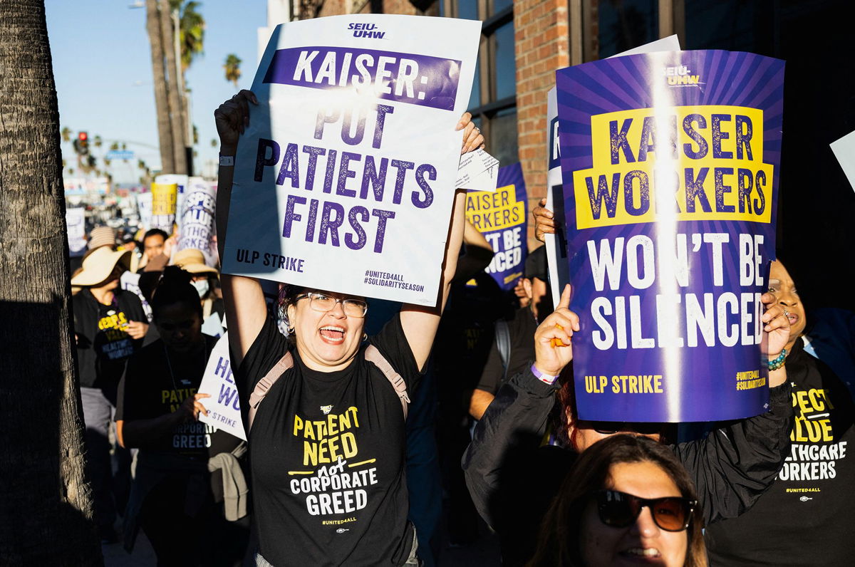 <i>Aude Guerrucci/Reuters</i><br/>Healthcare workers strike in front of Kaiser Permanente Los Angeles Medical Center on October 4