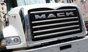 A tentative contract agreement has been reached between Mack Trucks and thousands of its auto workers