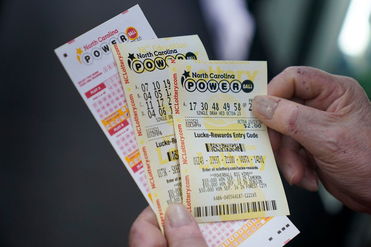 <i>Erik Verduzco/AP</i><br/>The Saturday night Powerball jackpot has risen to $1.4 billion