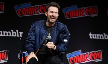 Chris Evans publicly confirmed for the first time at New York Comic-Con on Saturday that he recently wed actress Alba Baptista.
