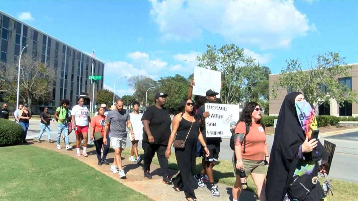 <i>WAAY</i><br/>Protesters gather in Decatur