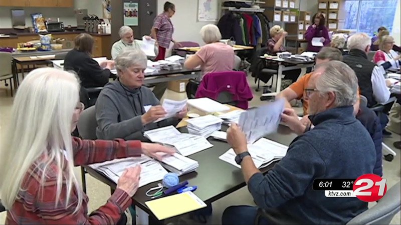 Deschutes County ballot processors during 2022 election