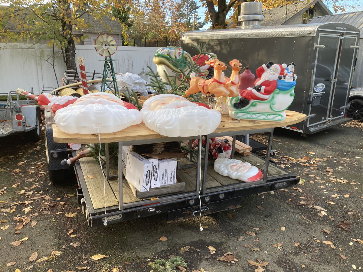 <i>Portland Police Bureau/KPTV</i><br/>Portland Police officers have recovered Christmas decorations recently taken from Bloke Botanical.