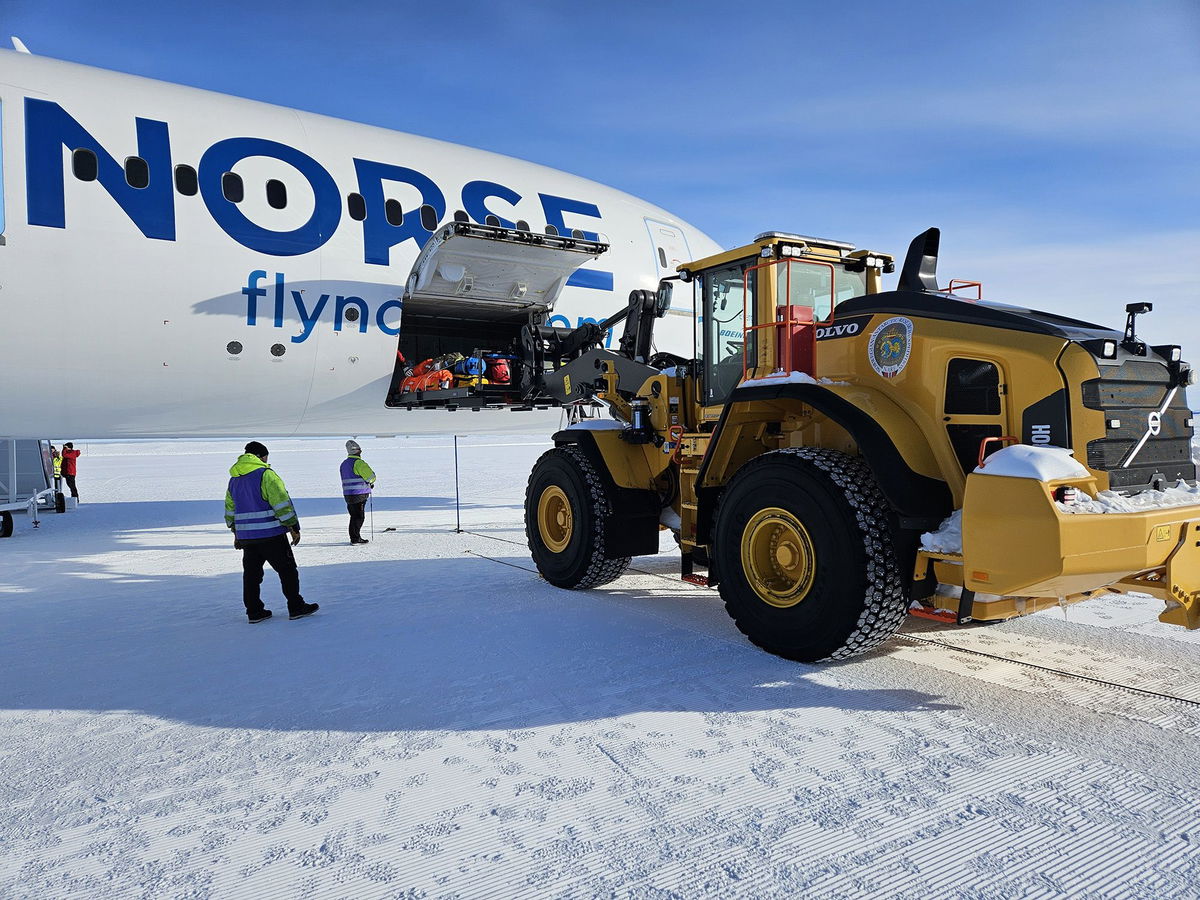 <i>Norse Atlantic Airways</i><br/>Frozen first as Boeing 787 Dreamliner makes landing in Antarctica.