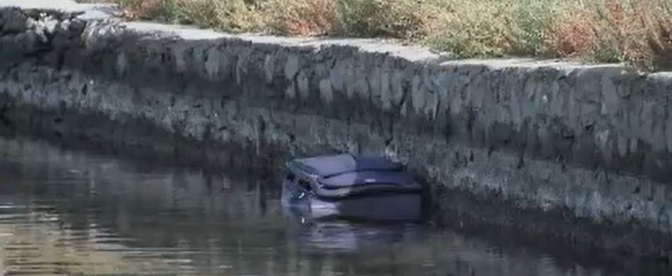 <i></i><br/>Cleaning crews discovered a large suitcase floating in  Lake Merritt with a human body inside.