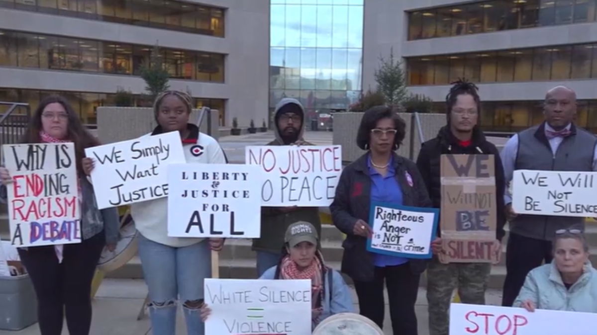 <i>KMOV</i><br/>Members of the East St. Louis NAACP branch and other demonstrators gathered in solidarity for Jeremy Cureton who claims Brooklyn Police Chief Tom Jeffery used excessive force against him.