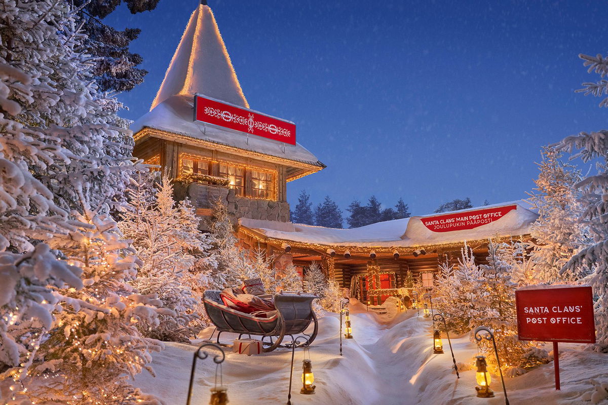 <i>Courtesy Airbnb</i><br/>The stay in Santa's cabin will let one lucky family live like elves this Christmas season.