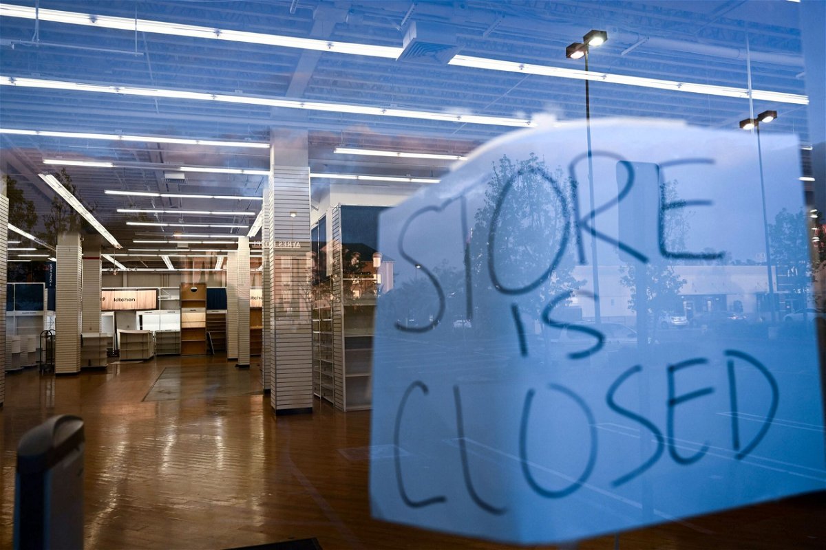 <i>Patrick T. Fallon/AFP/Getty Images</i><br/>A Bed Bath & Beyond retail store permanently closed in Hawthorne