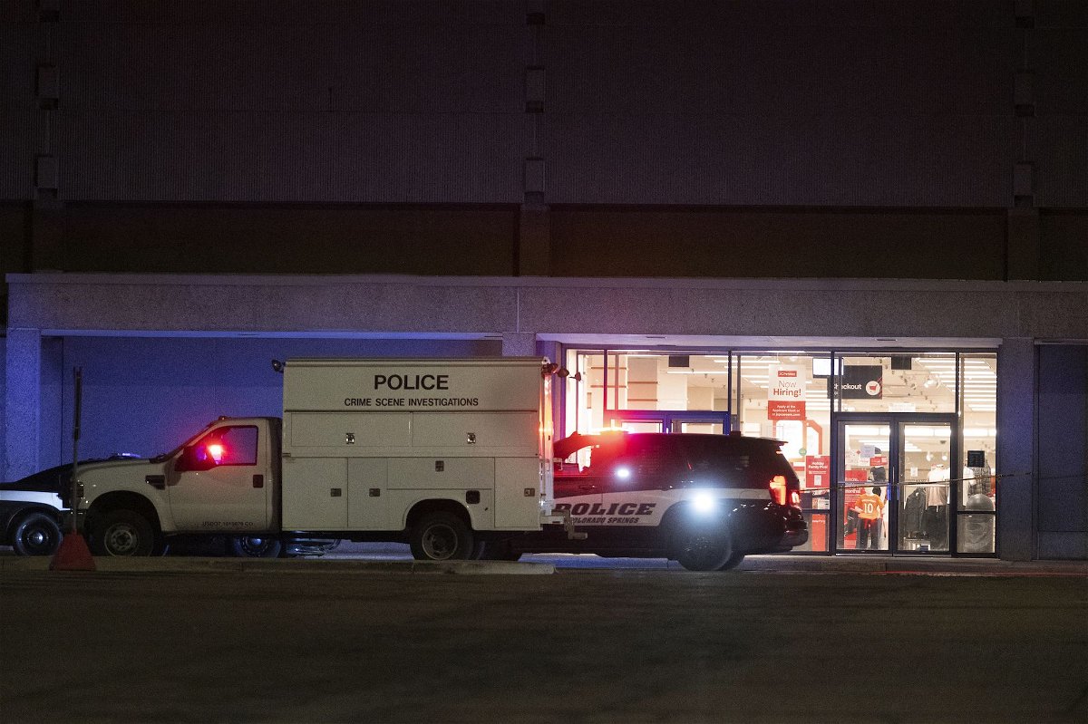 1 person dead and 3 injured in Christmas Eve mall shooting in