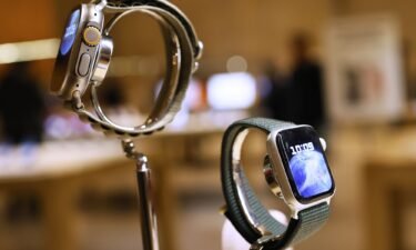 A federal appeals court has temporarily blocked a sweeping Apple Watch import ban.