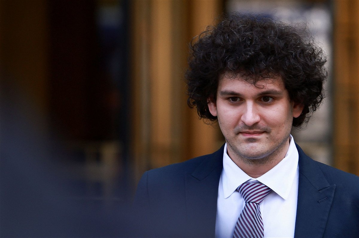 <i>Amr Alfiky/Reuters</i><br/>Indicted FTX founder Sam Bankman-Fried leaves the United States Courthouse in New York City