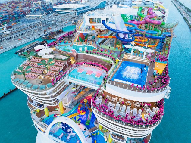 Among the behemoth’s attractions, there’s Category 6 – the ship’s 17,000-square-foot water park, currently the largest at sea and sprawled across Decks 16 and 17, with six slides that include Frightening Bolt and the first family raft slides at sea.