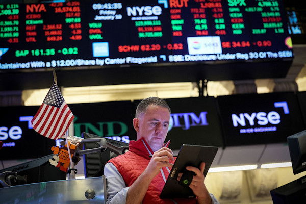 The S&P 500 index closed on January 19 at a record high, fueled by surging tech stocks and bets that the Federal Reserve will cut interest rates this year.
