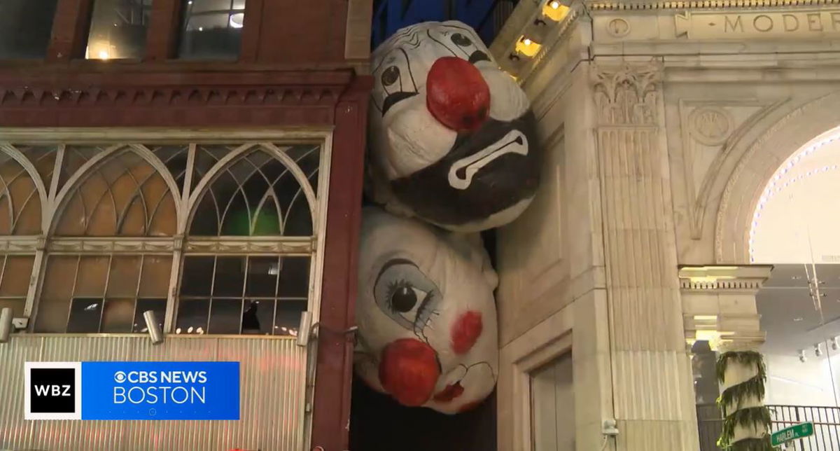 <i>WBZ</i><br/>Endgame art installation by Max Streicher in Boston's Downtown Crossing