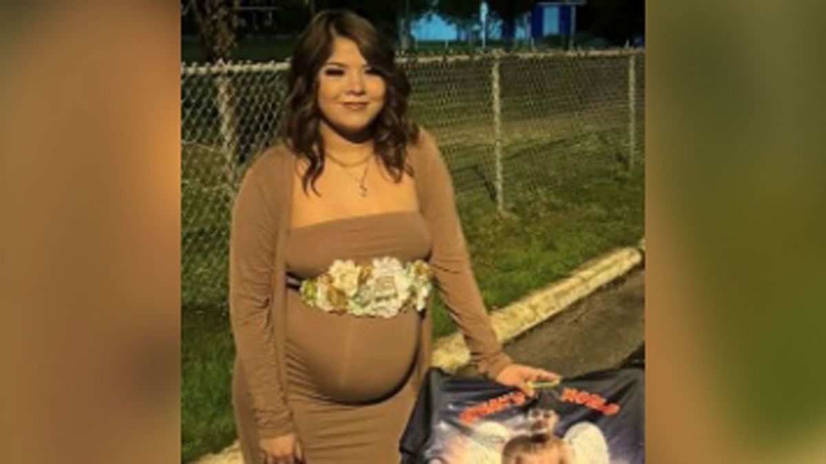 <i>Texas Dept. of Public Safety</i><br/>Savanah Soto's pregnant body was one of the bodies found in the back of a car.