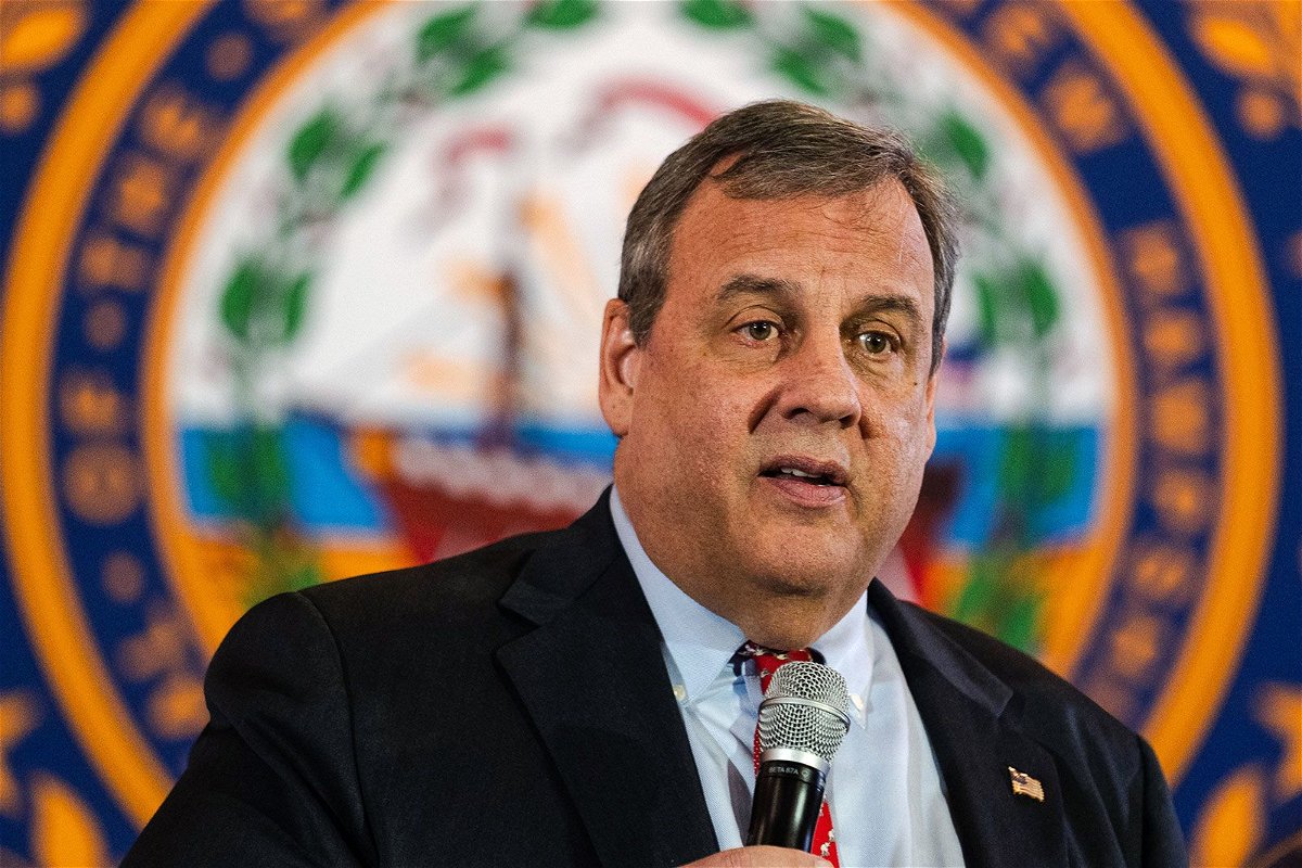 <i>Robert F. Bukaty/AP</i><br/>Republican presidential candidate former New Jersey Gov. Chris Christie announces he is dropping out of the race during a town hall campaign event on Wednesday