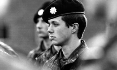 Crown Prince Frederik began his military education in 1986 in the Queen's Life Guard Regiment.