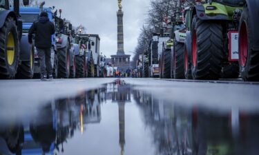 Tractors line the streets of Berlin