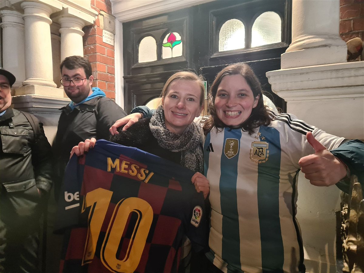 <i>Matias Grez/CNN</i><br/>Johanne Perraud (L) and Romina Polenta (R) stood in a huddle of fans hoping to catch a glimpse of Lionel Messi