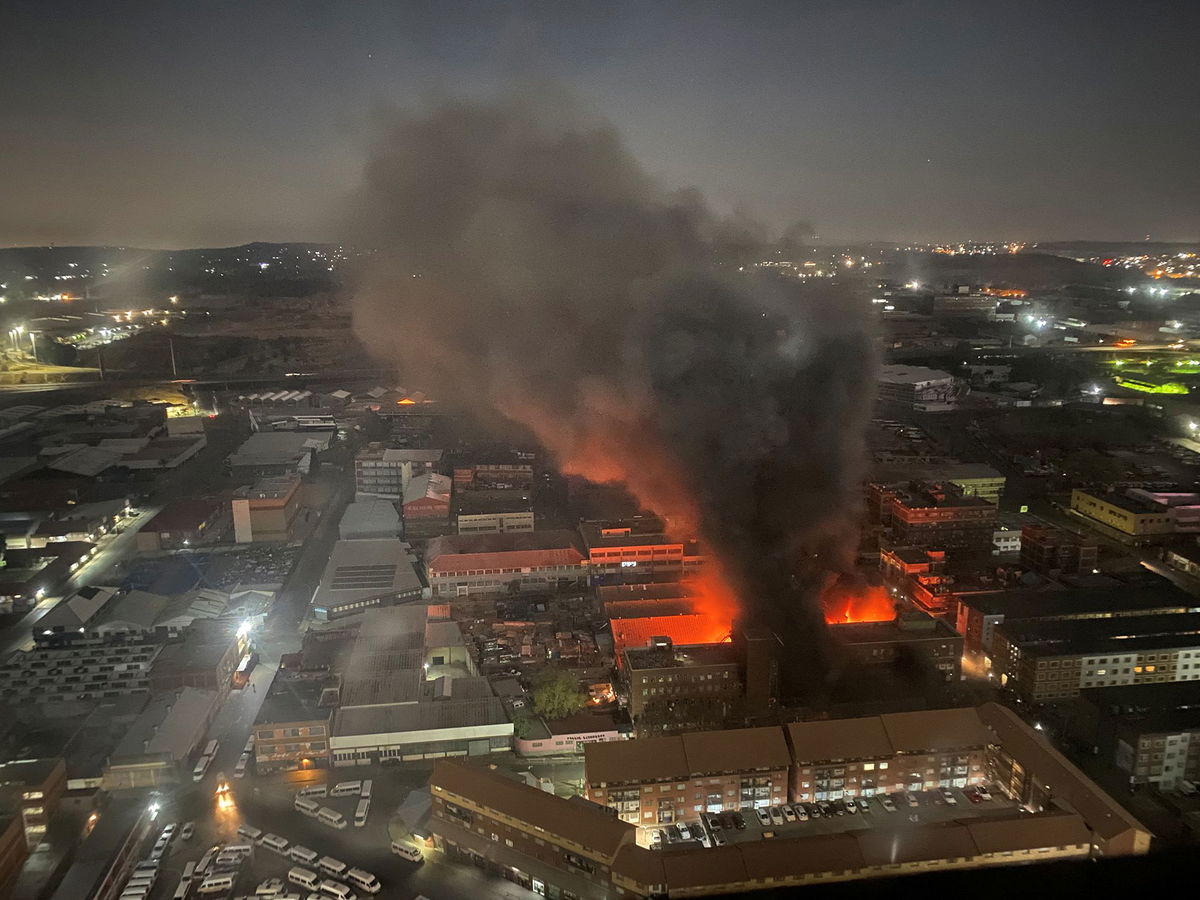 <i>odirileram/X/Reuters</i><br/>Smoke rises from the deadly fire in Johannesburg