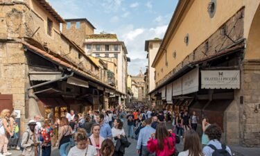 Tourists flood one of Florence's popular attractions