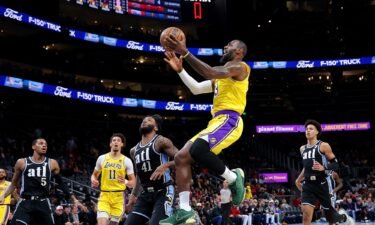 LeBron James played 37 minutes during the Lakers' defeat against the Hawks.