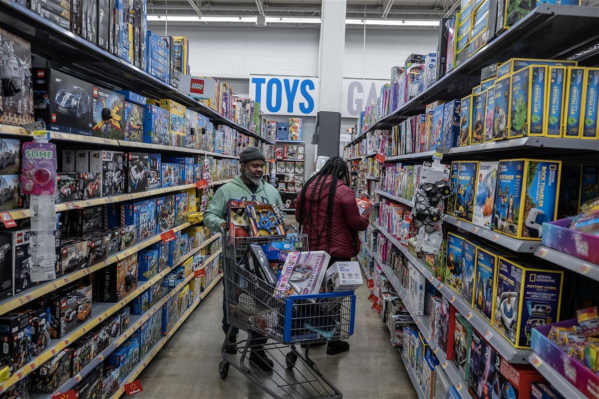 <i>Victor J. Blue/Bloomberg/Getty Images</i><br/>Shoppers at a Walmart store on Black Friday in Secaucus