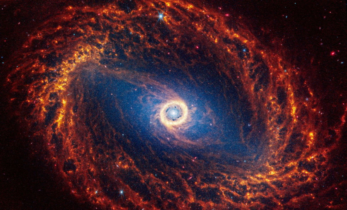 <i>NASA/Reuters</i><br/>Spiral galaxy NGC 1512