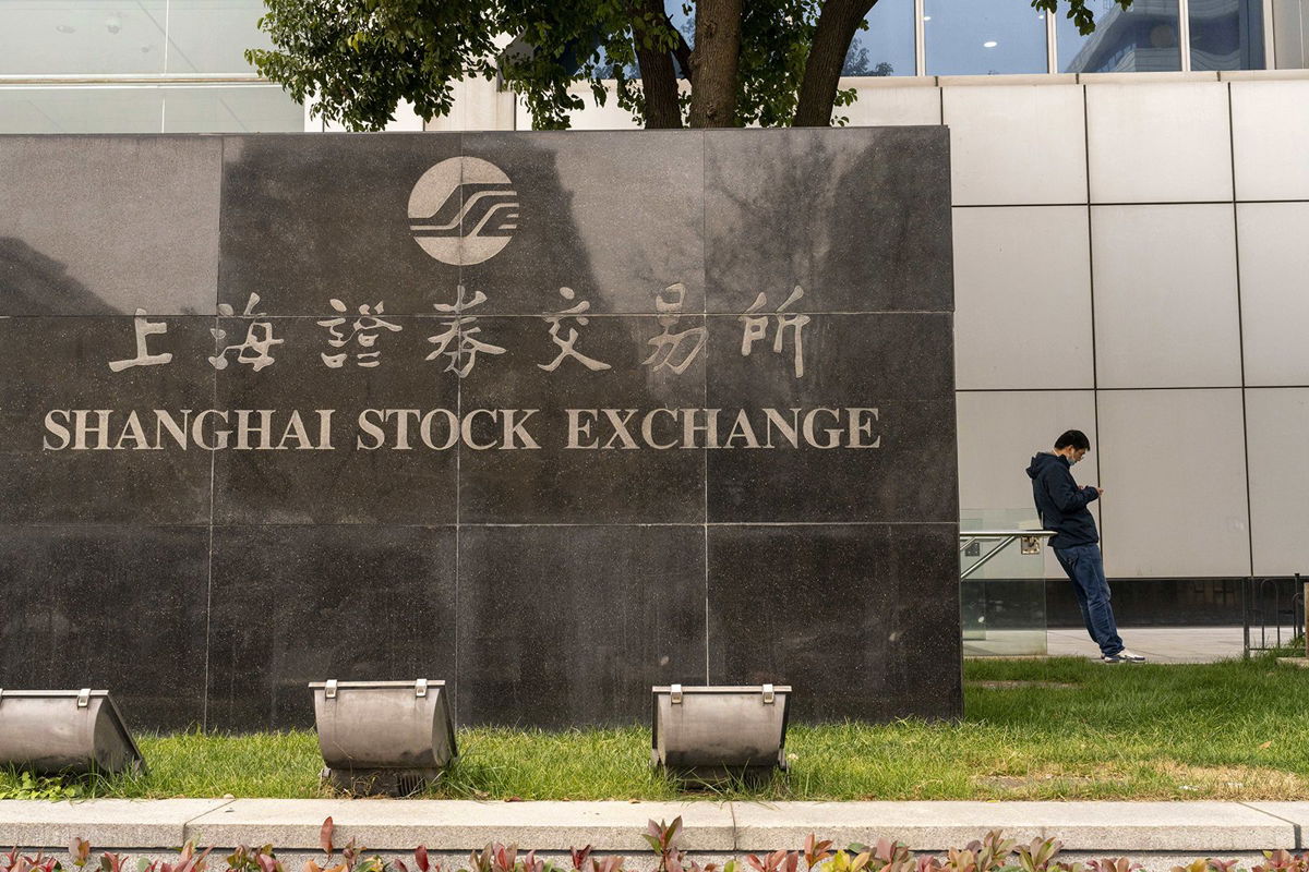 <i>Raul Ariano/Bloomberg/Getty Images</i><br/>The Shanghai Stock Exchange in Pudong's Lujiazui Financial District as seen on January 29.